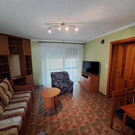 2 Haloszobas Apartman Apartment *