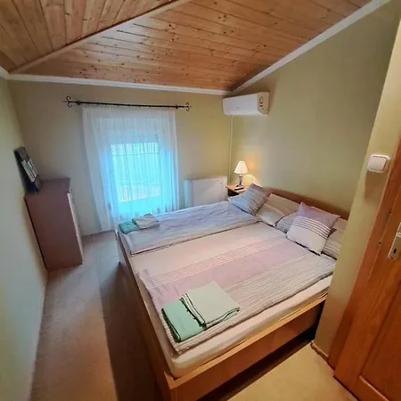 2 Haloszobas Apartman Apartment Siofok