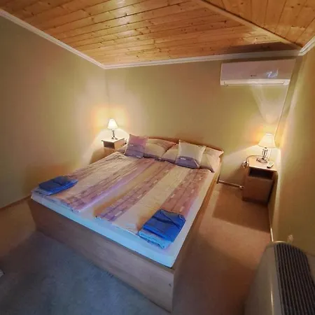 2 Haloszobas Apartman * Siofok